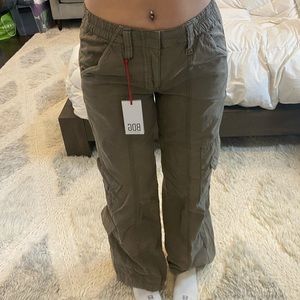 Urban Outfitters BDG Y2K low rise cargo pants size XS color: khaki/taupe NWT